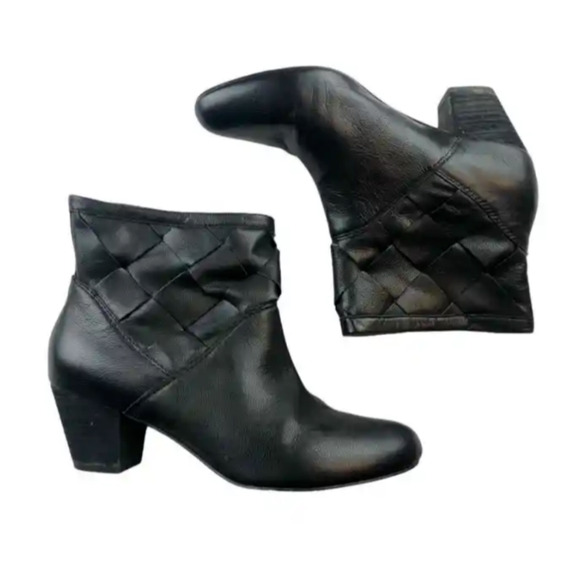 Corso Como Womens Benster Pull On Ankle Boots Black Leather Heeled Size 7M - Picture 1 of 8